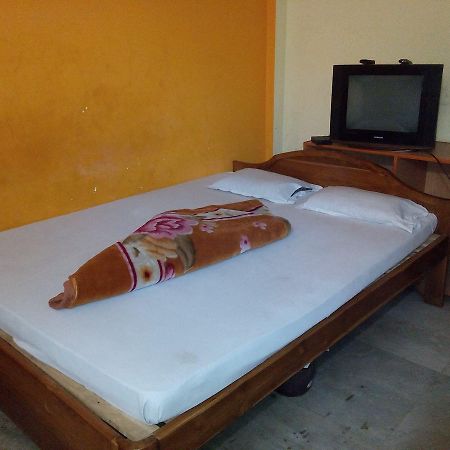 Dispur Lodge Guwahati Buitenkant foto