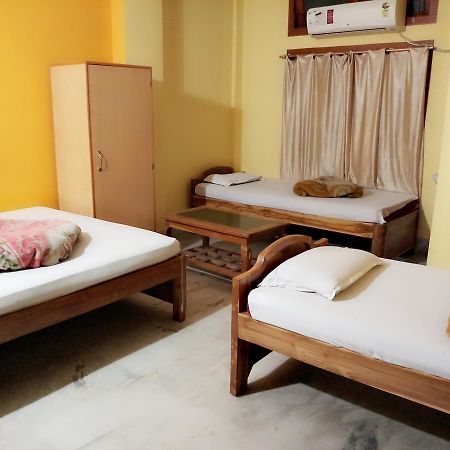 Dispur Lodge Guwahati Buitenkant foto