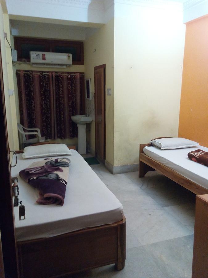 Dispur Lodge Guwahati Buitenkant foto