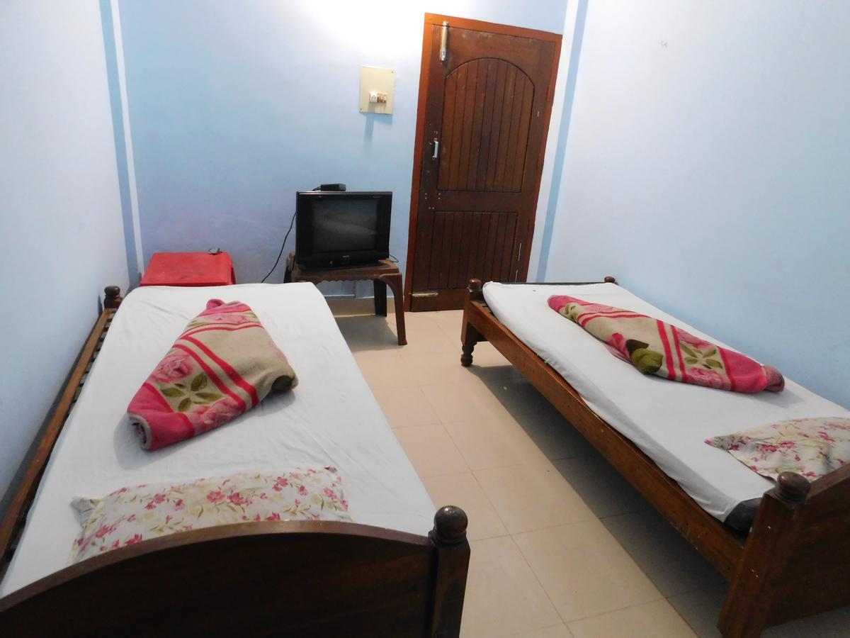 Dispur Lodge Guwahati Buitenkant foto