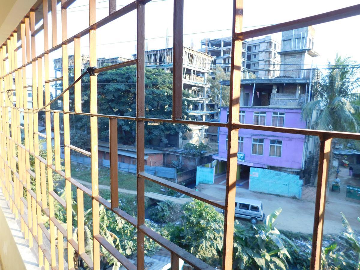 Dispur Lodge Guwahati Buitenkant foto