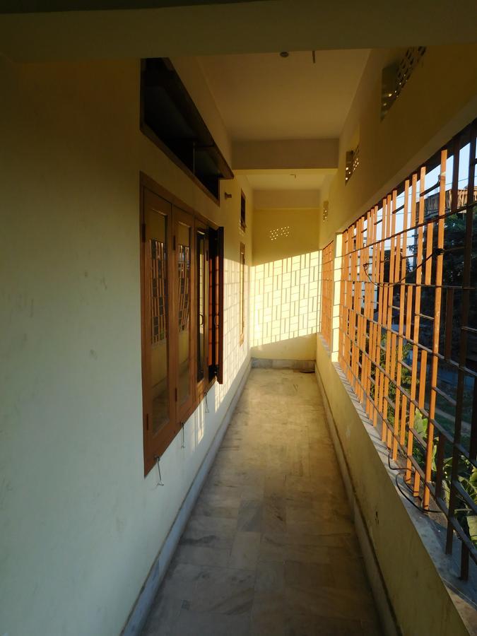 Dispur Lodge Guwahati Buitenkant foto