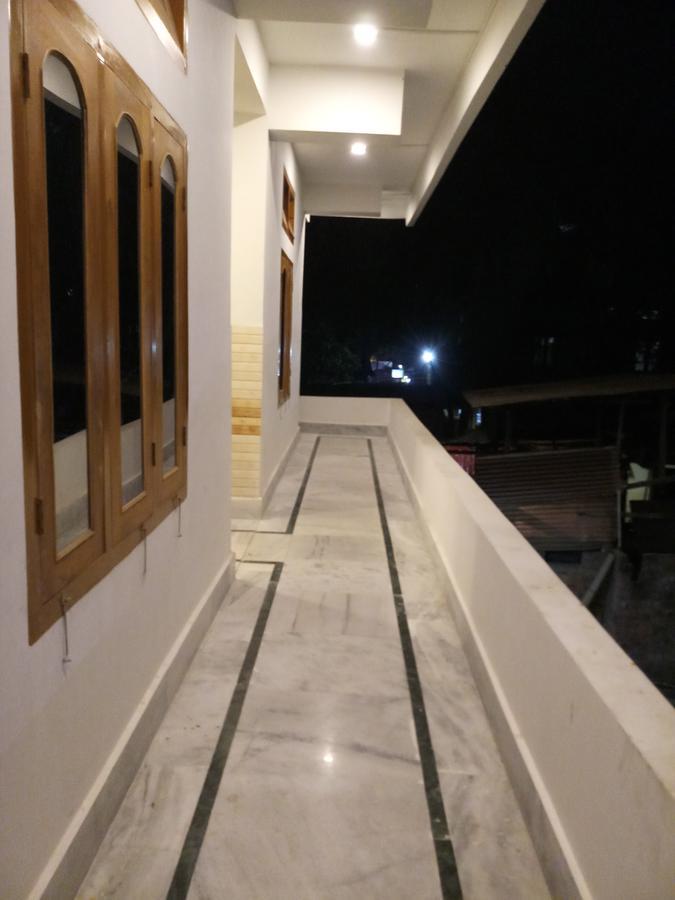 Dispur Lodge Guwahati Buitenkant foto