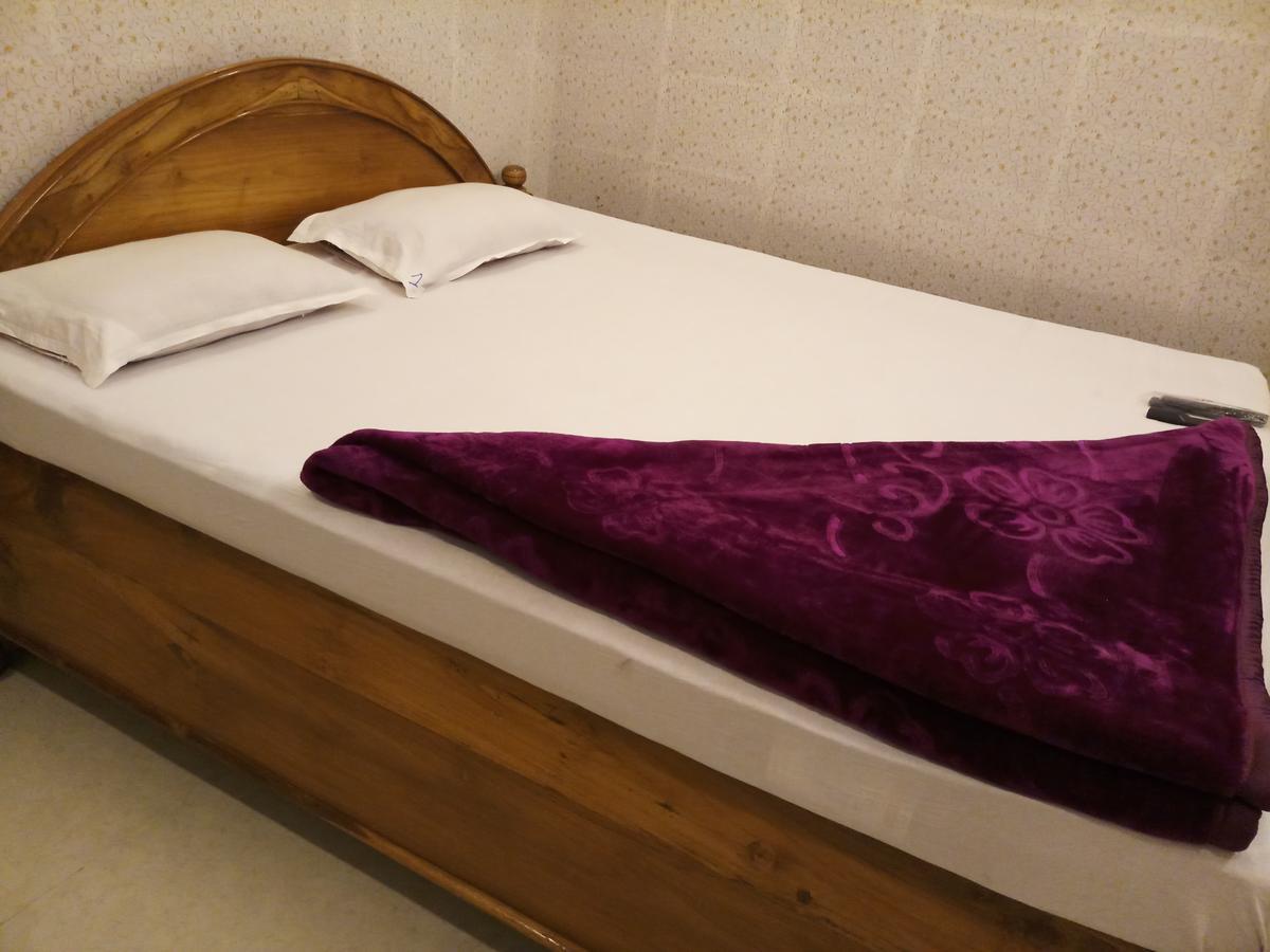 Dispur Lodge Guwahati Buitenkant foto