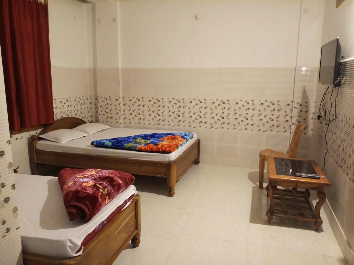 Dispur Lodge Guwahati Buitenkant foto