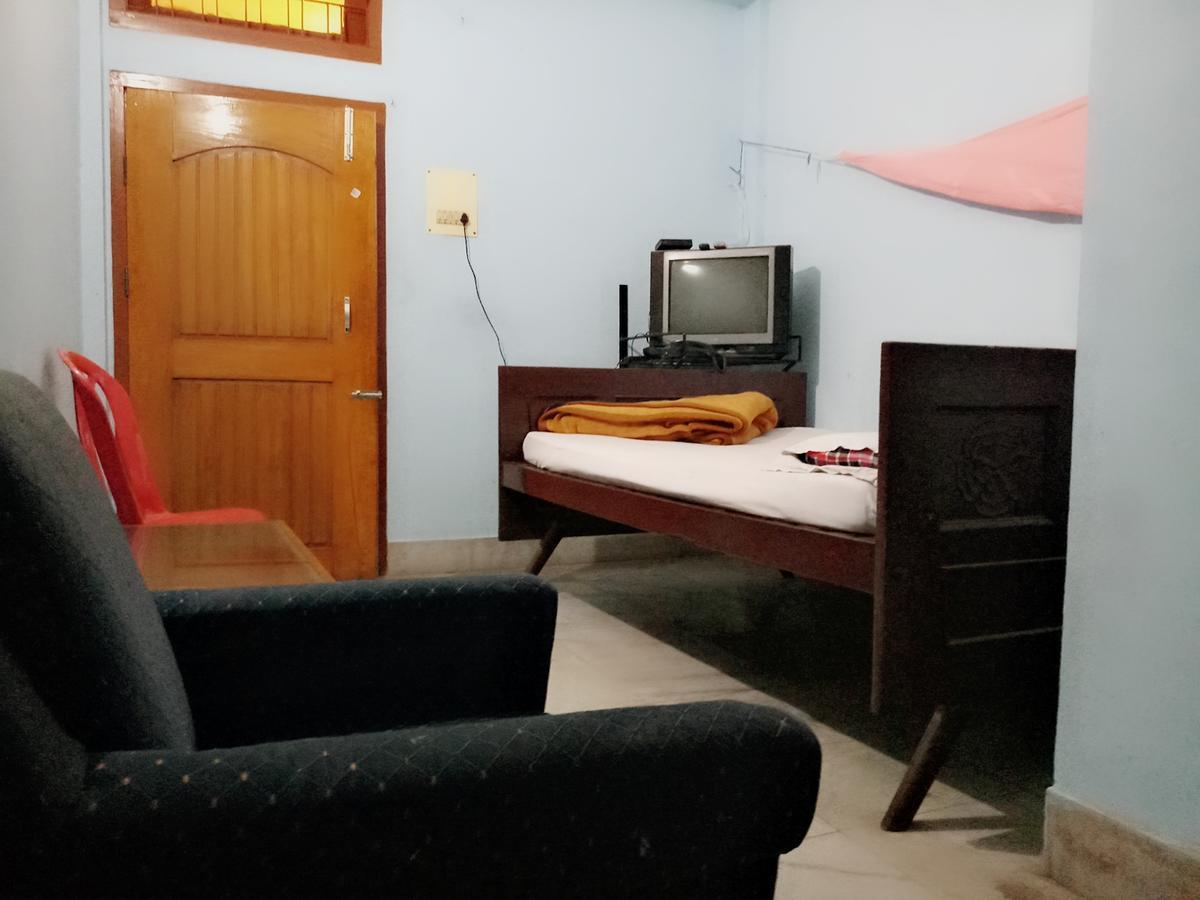 Dispur Lodge Guwahati Buitenkant foto