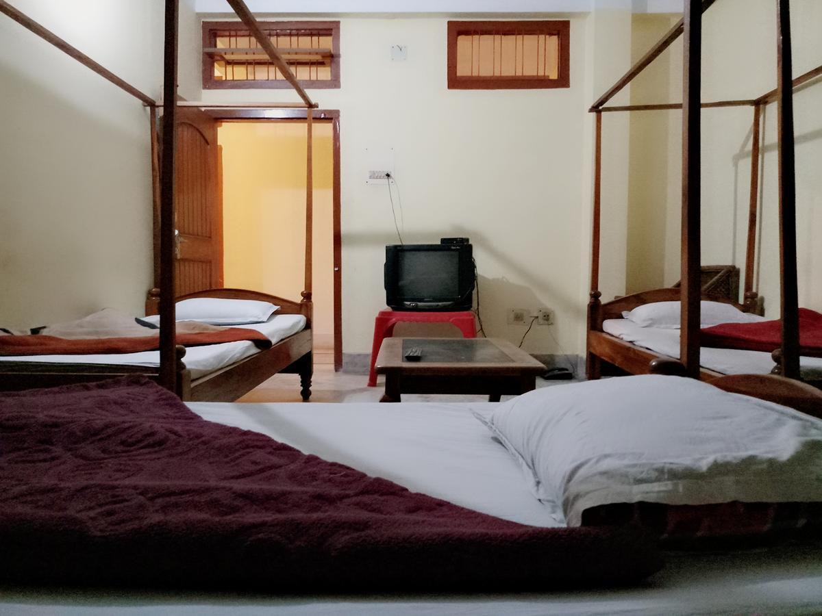 Dispur Lodge Guwahati Buitenkant foto