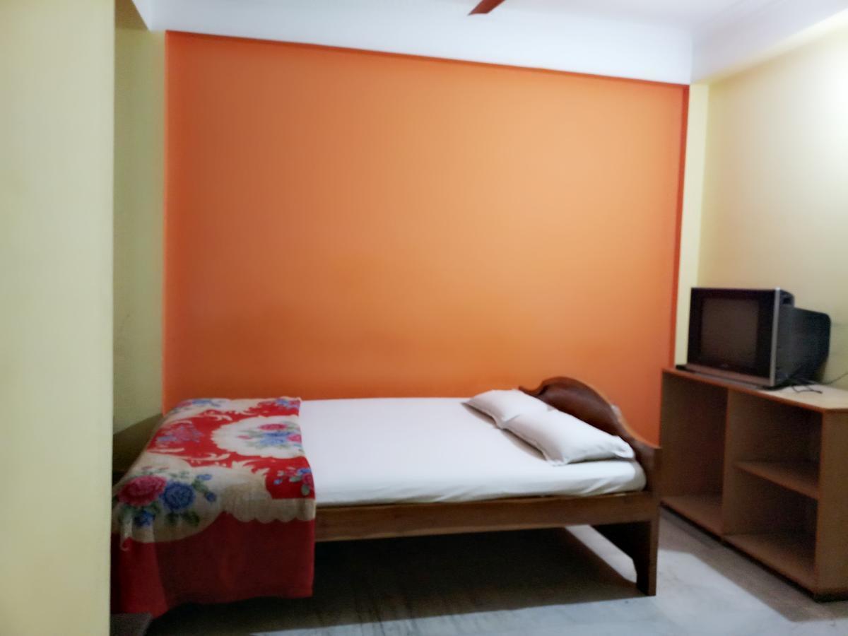 Dispur Lodge Guwahati Buitenkant foto