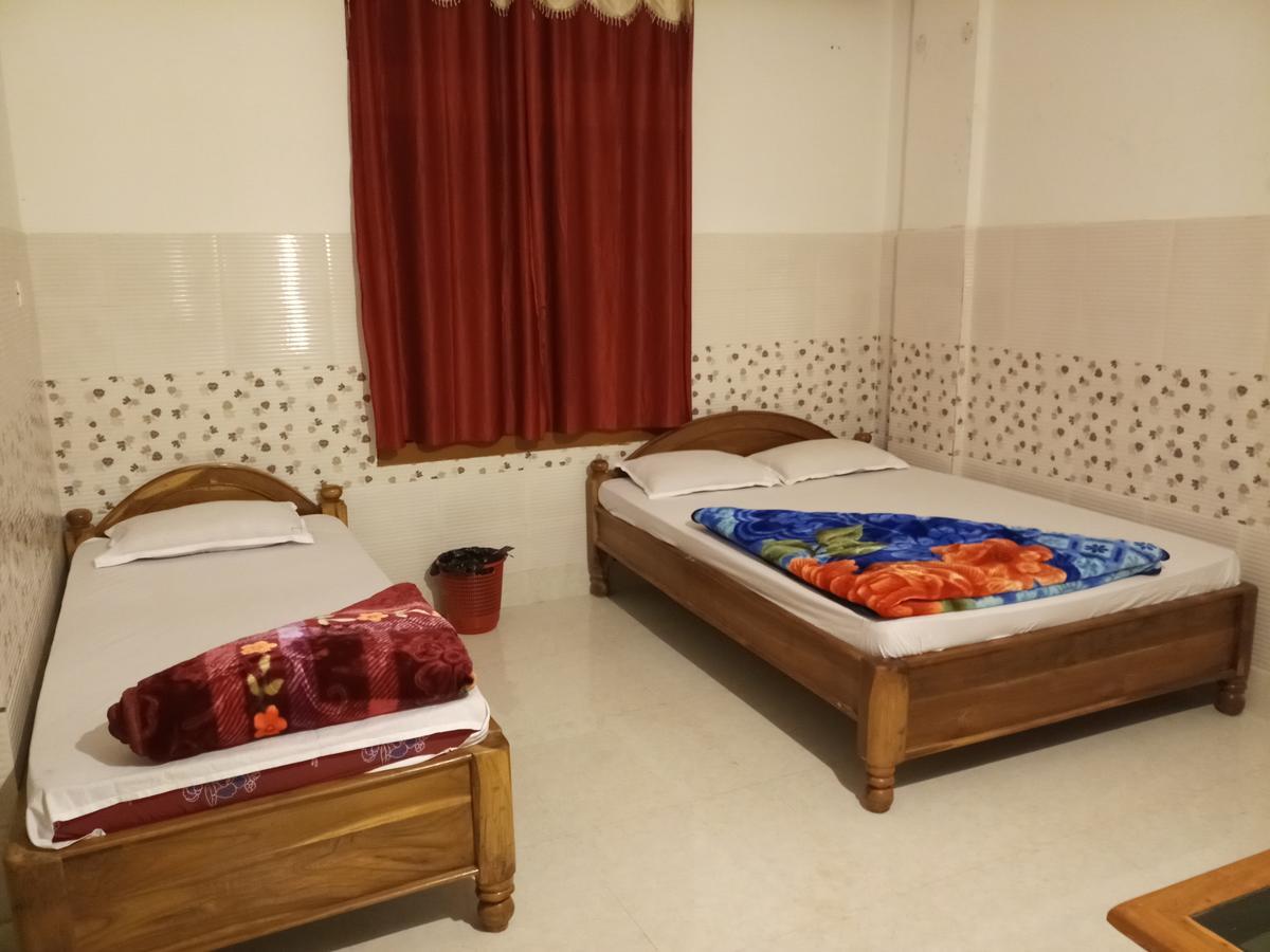 Dispur Lodge Guwahati Buitenkant foto