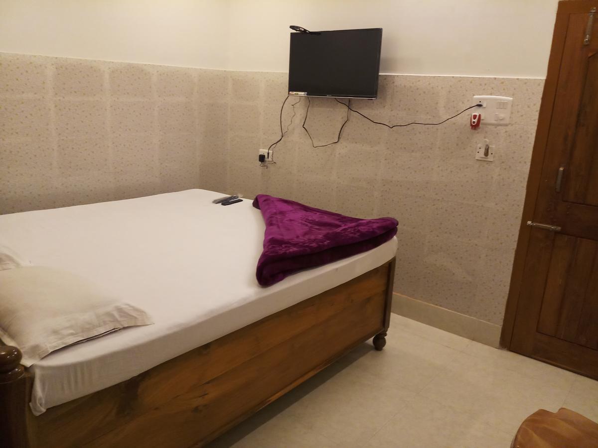 Dispur Lodge Guwahati Buitenkant foto